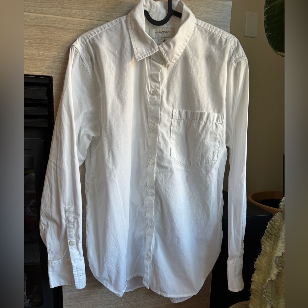 Banana Republic White Button-down Collared Shirt, Size Small